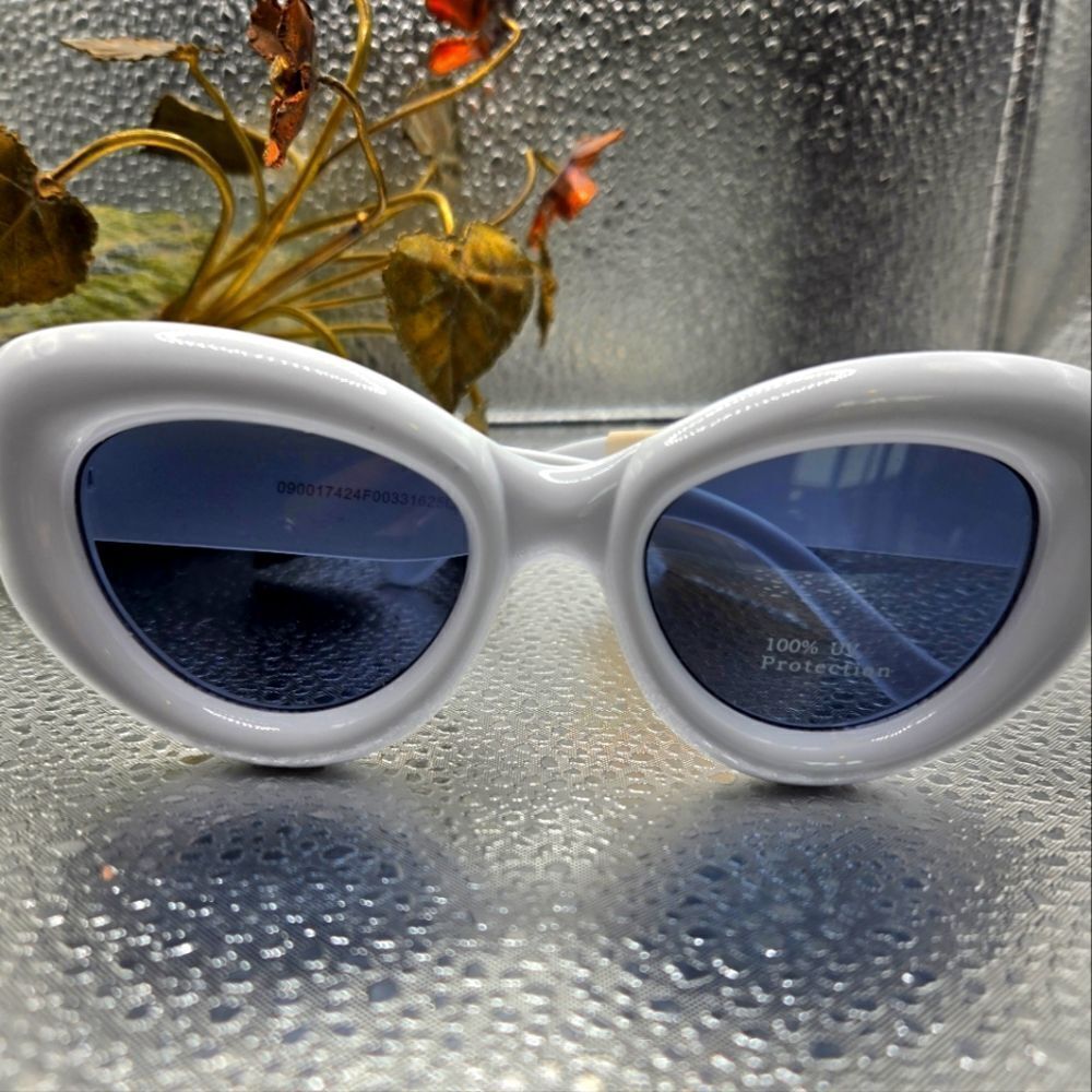 "5/$40" A New Day Target Fun Funky Bold White Retro Pin Up Girl Sunglasses